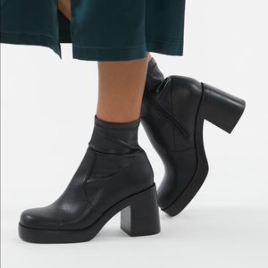 Steve Madden hooper zip up boots